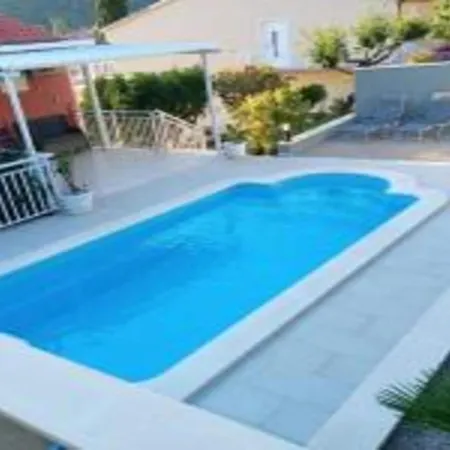 Bleu - One Bedroom With Balcony And View 2 * Brna