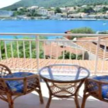 Apartment Bleu - One Bedroom With Balcony And View 2 *