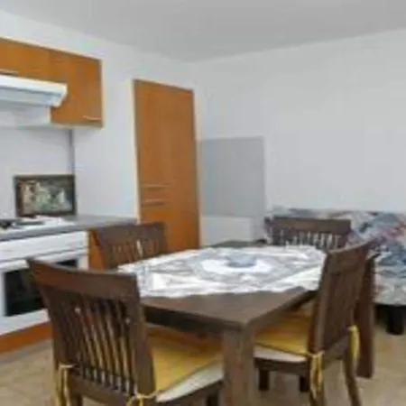 Apartment Bleu - One Bedroom With Balcony And View 2 Brna